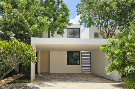 Casa en Venta en Real Montejo Mérida con cochera techada 3 recámaras y alberca 